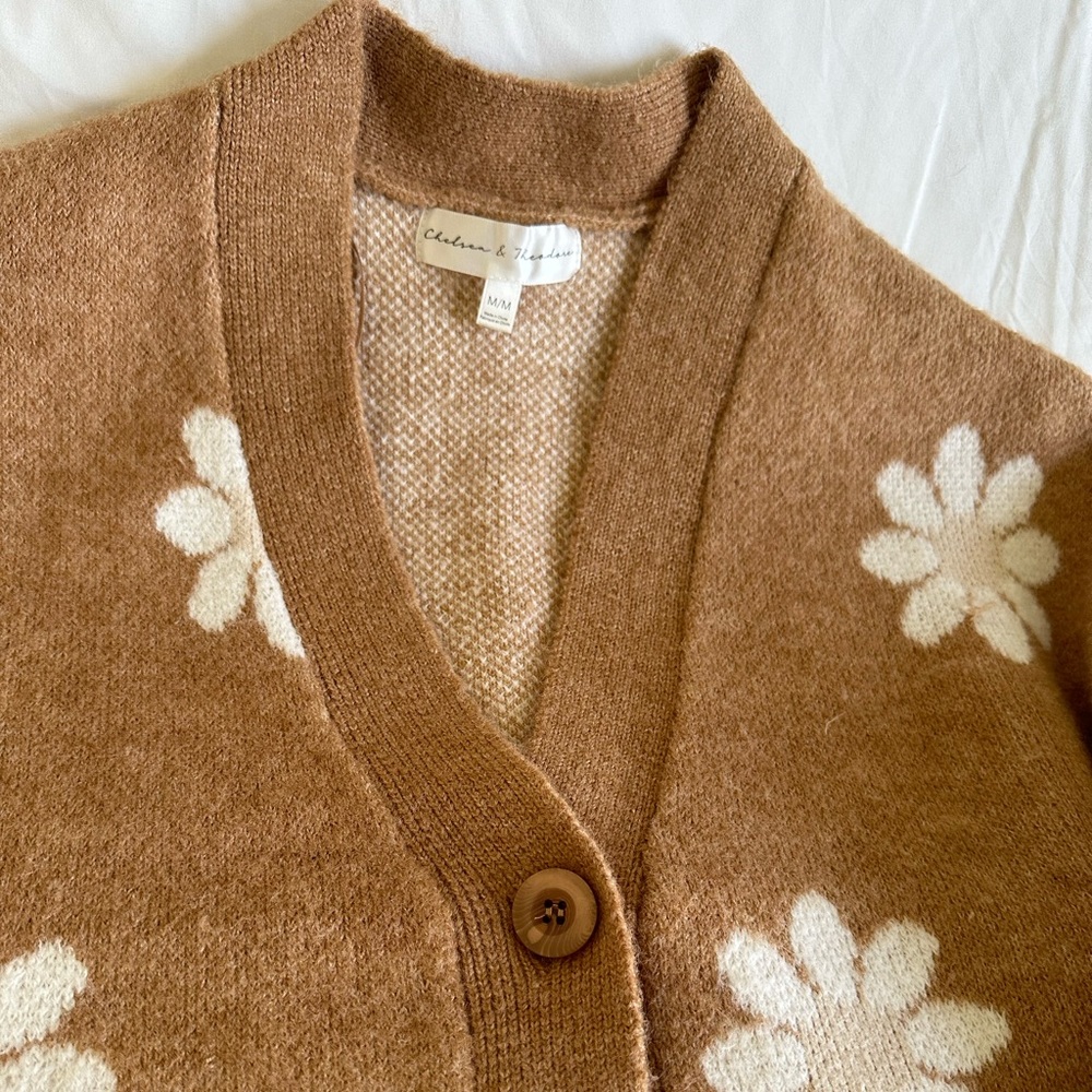 Chelsea & Theodore floral sweater